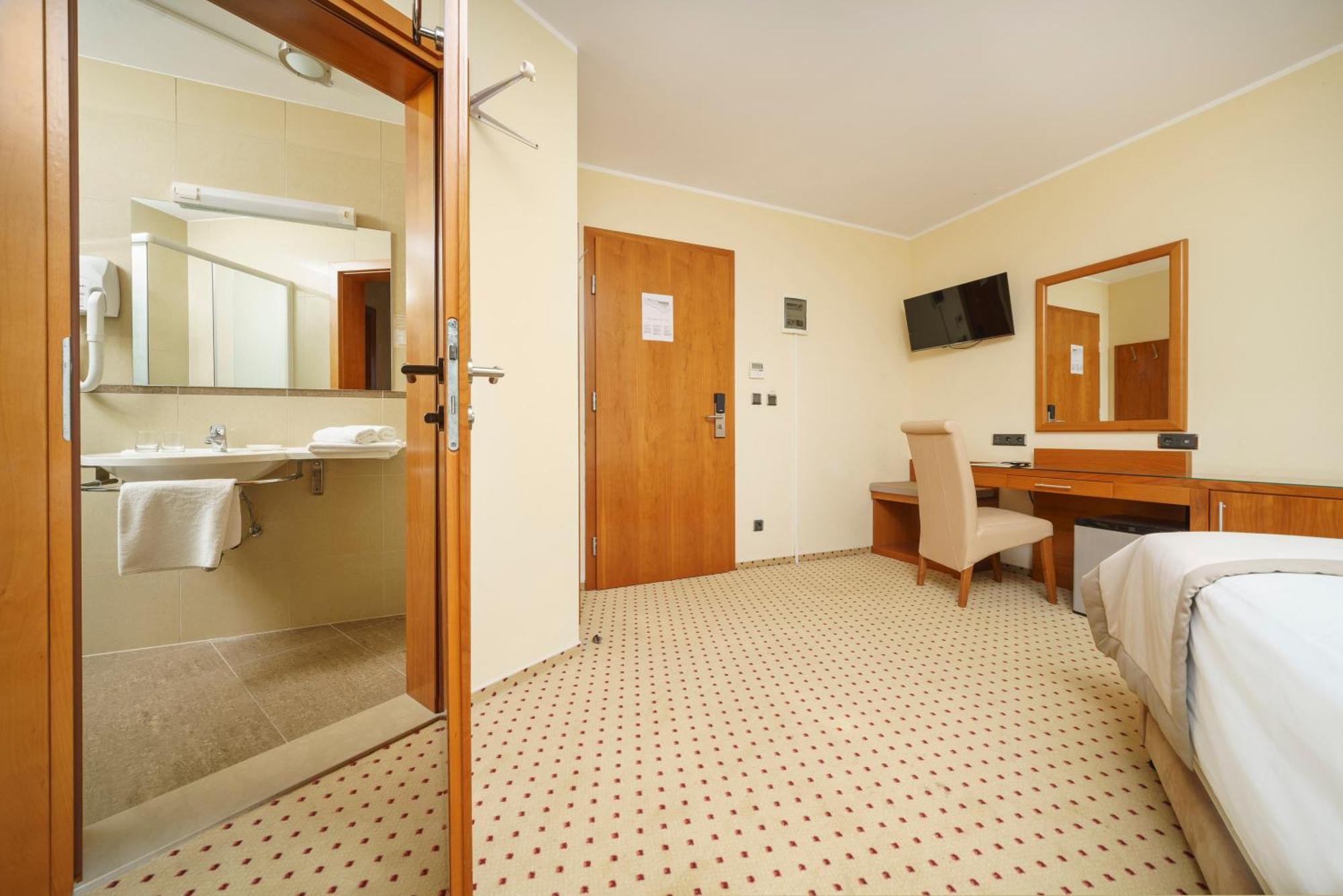 Hotel Duje Vodice Exterior foto
